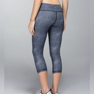 Lululemon Wunder Under Crop *Full-On Luxtreme
Burlap Texture Black Dune / Black